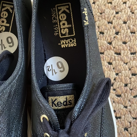 KEDS shoes. 6.5 size. For narrow feet. - Picture 5 of 6